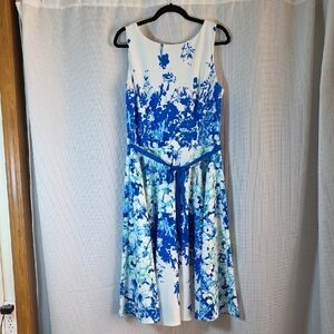 NWOT-Danny and Nicole Floral Blue and White Sleeveless Classic Dress 14